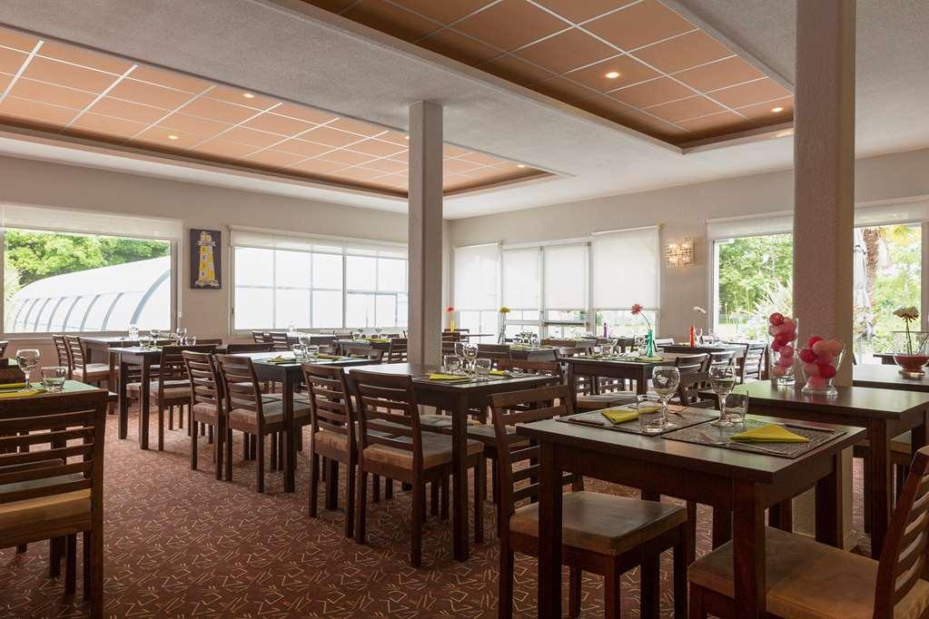 Hôtel du Golf Saint-Laurent,The Originals Relais Ploemel Restaurant foto